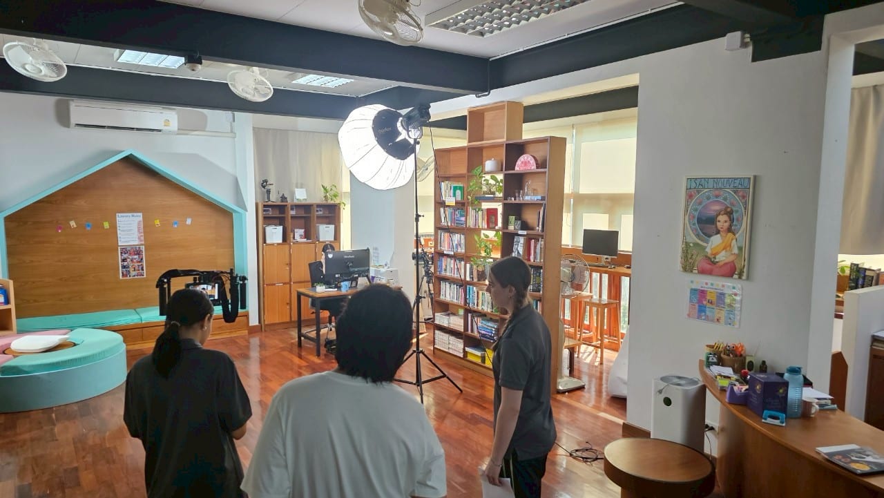 Hire talent with our agency for advertising campaigns in Bangkok. Find stars with MasterClass Studio. Contact us today!

