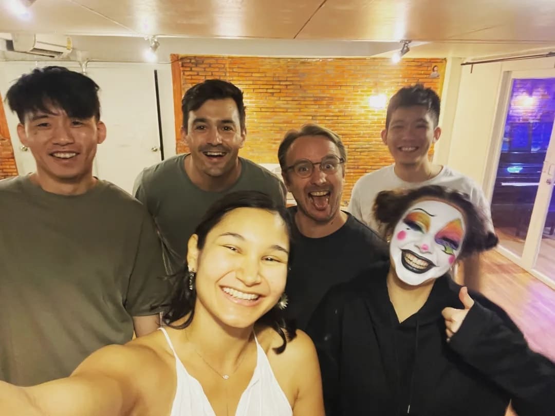 Not all classes are the same. Sometimes you are surprised by a clown in your class.
 #scenework #actingclass #actingba…