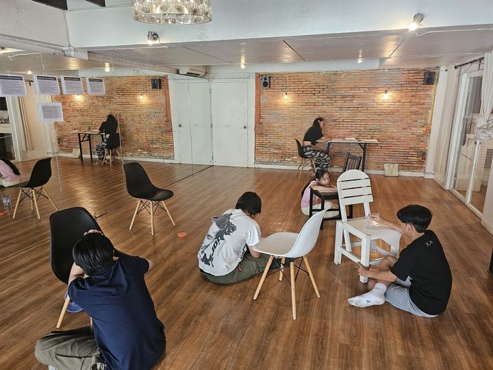 My teenage students hard at work, coming up with their own messages.
 #actingforteens #actingclassesforteens