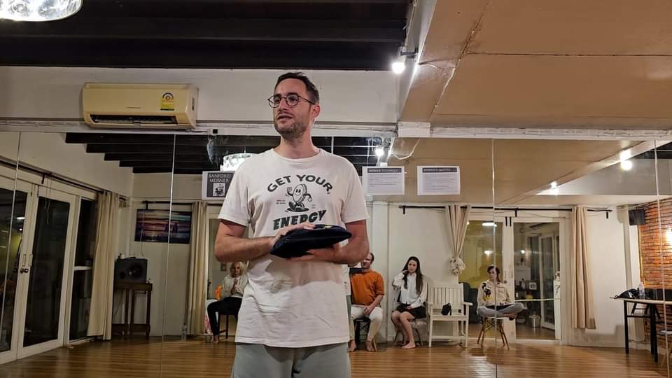 Thursday was a busy day. After the CSR in Ayuthaya, I went straight to the Advanced Acting Techniques Course where we fo…